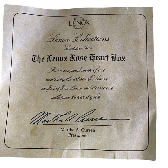 Lenox Rose Heart Trinket Porcelain Box W/ 24K Gold Trim - Picture 5 of 9